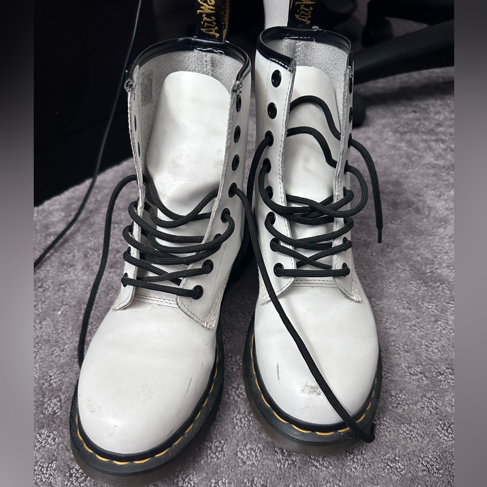 White Docs Size 7
